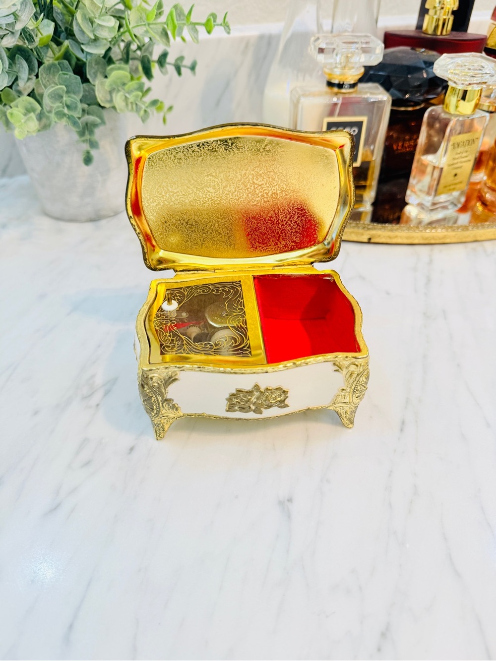 Vintage Porcelain & Enamel Cat Trinket Jewelry Box - Picture 6 of 14